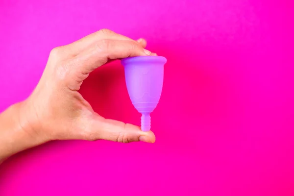 Mature Woman Hand Holds Her Menstrual Cup — Stock Photo, Image