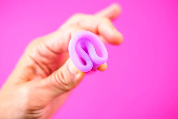 How Fold Silicone Menstrual Cup — Stock Photo, Image