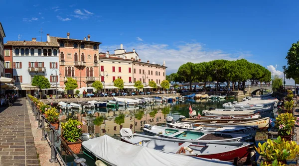 Desenzano Del Garda Itália Setembro 2021 Vista Pequeno Porto Antigo — Fotografia de Stock