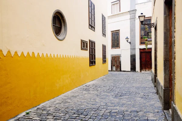 Ulice Bez Nikogo Tradycyjnych Domów Wyspie Las Palmas Gran Canaria — Zdjęcie stockowe