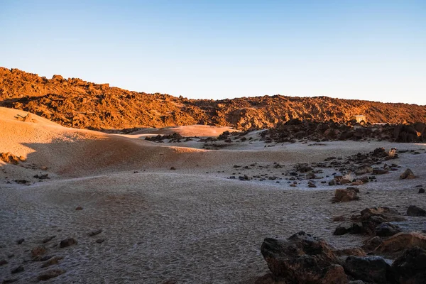 Salida Del Sol Desierto Rocoso Con Sombras Proyectadas Por Las —  Fotos de Stock
