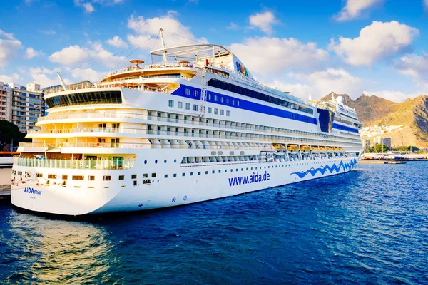 Santa Cruz Tenerife Spain January 2022 Transatlantic Vacation Cruise Ship — Stock Photo, Image