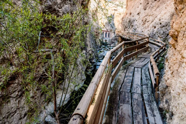 Деревянный Пешеходный Мост Через Реку Кастриле Андалусия — стоковое фото