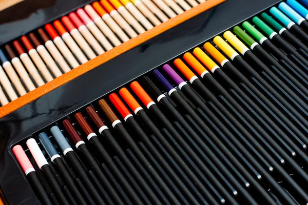 Conjunto Lápices Colores Dispuestos Gradiente Con Espacio Copia Artística — Foto de Stock