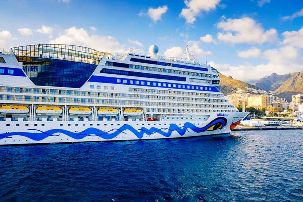 Santa Cruz Tenerife Spain January 2022 Transatlantic Vacation Cruise Ship — Stock Photo, Image