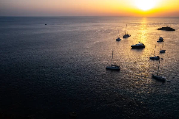 Beautiful Warm Sunset Mediterranean Sea Coast Ibiza Sun Hiding Horizon — Photo