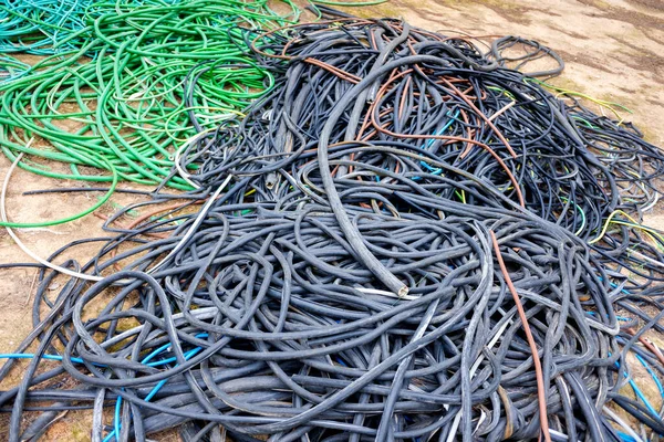 Carcasas Exteriores Cables Eléctricos Pvc Abandonadas Desechadas Listas Para Reciclar — Foto de Stock