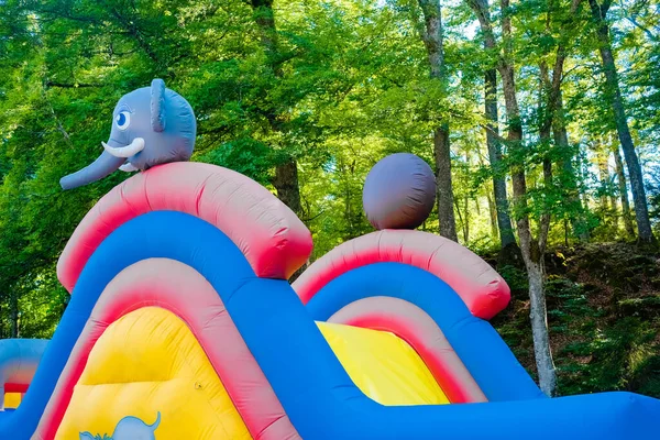 Detalle Castillo Hinchable Colores Brillantes Vacío Sin Niños — Foto de Stock