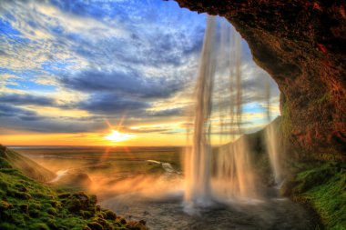 Картина, постер, плакат, фотообои "водопад seljalandfoss на закате в hdr, исландия природа города", артикул 12851576