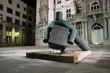 brno, adalet heykeli