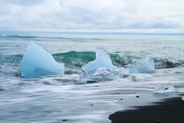 Icebergs on Jokulsarlon glacier lagoon, Islandia — Foto de Stock