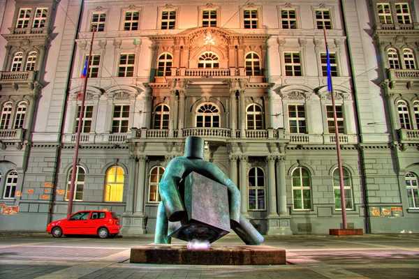 HDR, brno adalet heykeli