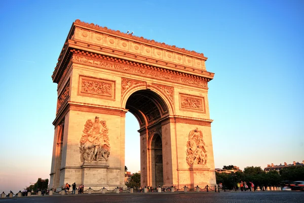 Arc de triomphe bij zonsondergang, Parijs — Stockfoto