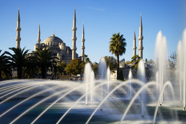 Blauwe moskee met fontein, istanbul — Stockfoto