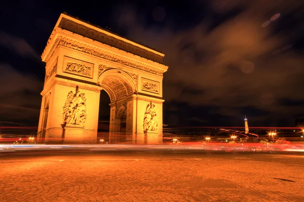 Arc de triomphe in de nacht, Parijs — Stockfoto