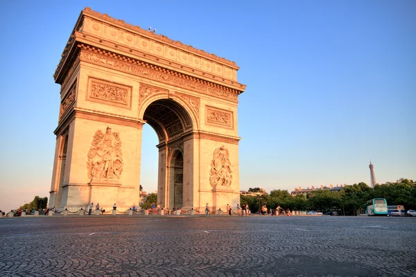 Arc de triomphe bij zonsondergang, Parijs — Stockfoto