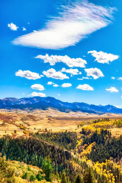 Uitzicht Vanaf Laatste Dollar Road Omringd Door Prachtige Gele Aspen — Stockfoto
