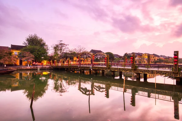越南海安杜斯克灯光桥 — 图库照片