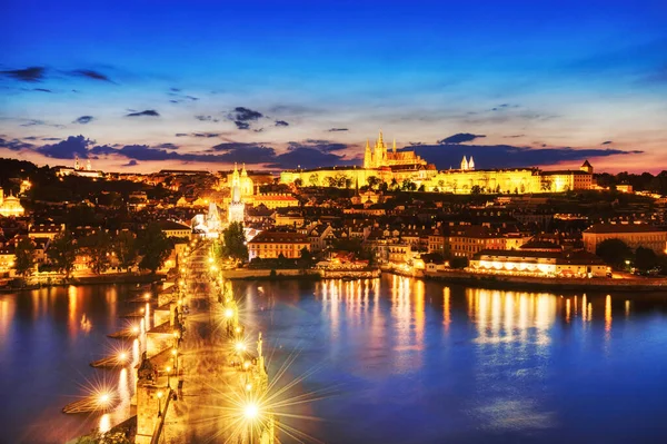 공중에서 Iluminated Charles Bridge Dusk Czech Republic Prague — 스톡 사진