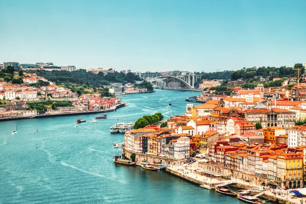 Portekiz Güneşli Bir Gününde Douro Nehri Üzerindeki Porto Havacılık Şehri — Stok fotoğraf