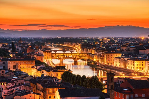 Vista Aérea Florencia Atardecer Oro Sobre Puente Ponte Vecchio Italia — Foto de Stock