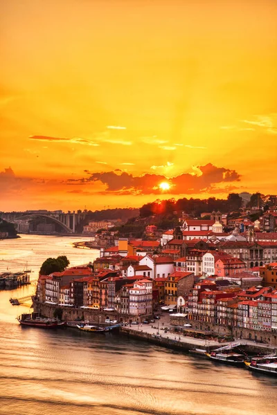 Douro Nehri Üzerindeki Porto Havacılık Şehri Nanılmaz Günbatımı Portekiz — Stok fotoğraf