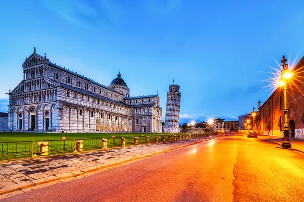 Pisa Leaning Tower Torre Pisa Cathedral Duomo Pisa Illuminated Dusk — Fotografia de Stock