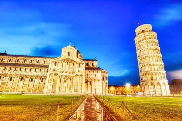 Piza Leaning Tower Torre Pisa Katedra Duomo Pisa Oświetlone Zmierzchu — Zdjęcie stockowe