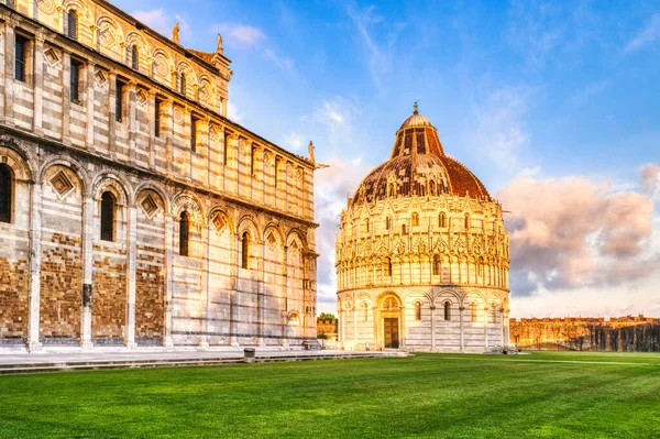 Baptisterium Van San Giovanni Verlicht Bij Zonsopgang Pisa Italië — Stockfoto