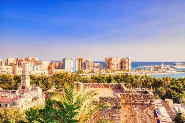 İspanya 'nın güneşli bir gününde Malaga Hava Görüntüsü 