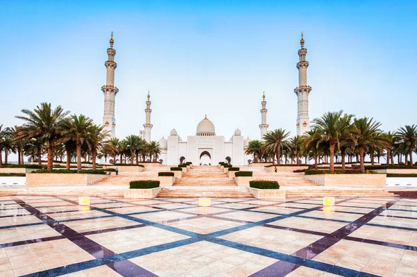 Большая Мечеть Шейха Зайеда Санрайз Абу Даби Оаэ — стоковое фото