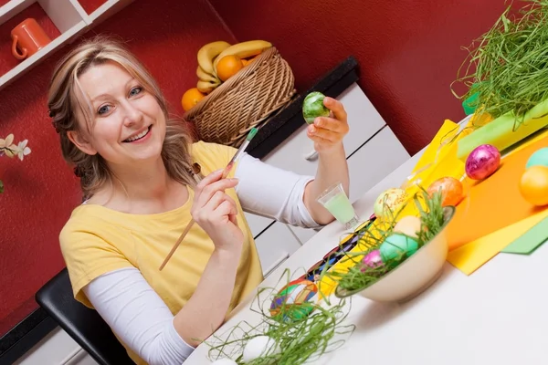 Girl with Easter eggs and colorful — Foto Stock