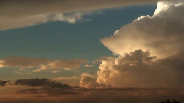 Malawi: selang waktu pembentukan awan pada saat matahari terbenam 1 — Stok Video