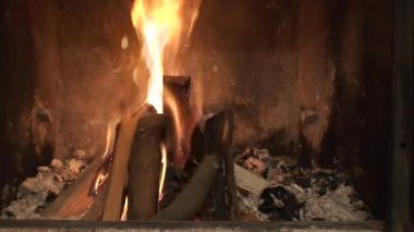 Şömine yanan alevler arka plan bir