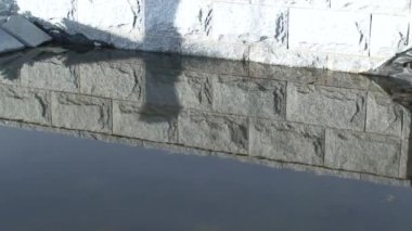 Taş duvarın yansımaları