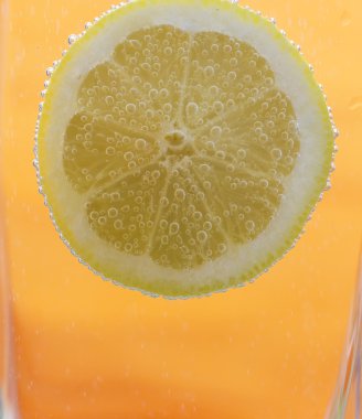 taze limon dilimi