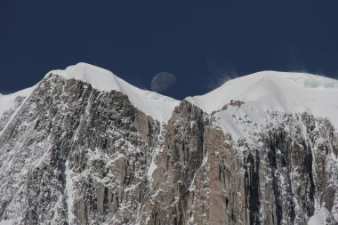 dağ alpes moon