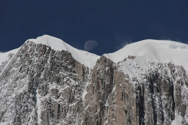 Moon in the Mountain Alpes — Stock Photo, Image