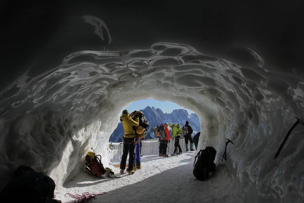 Гірський скелелазіння aiguille du Midi — стокове фото
