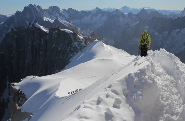 夏蒙尼-aiiguille du midi-攀爬 — 图库照片