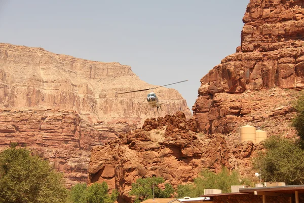 Helikoptertur i havasupai stammen - grand canyon — Stockfoto