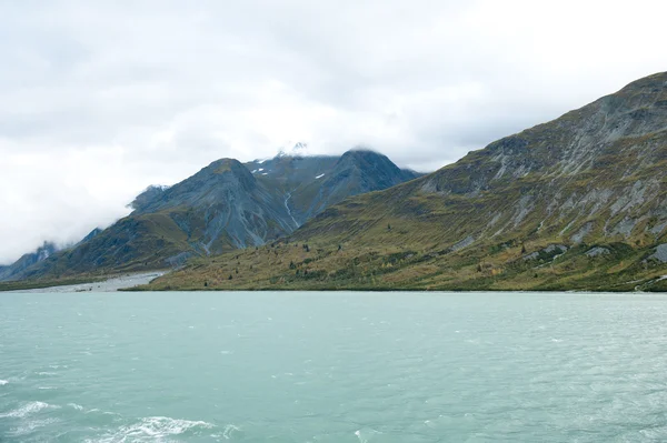 Glaciar esculpido montaña —  Fotos de Stock