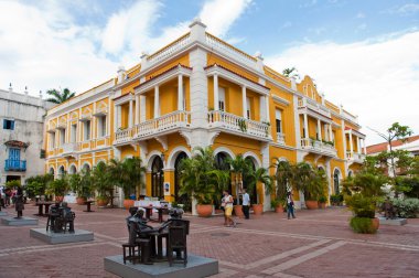 San pedro claver kilise plaza