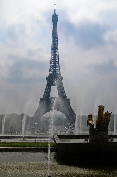 Torre Eiffel en París — Foto de Stock