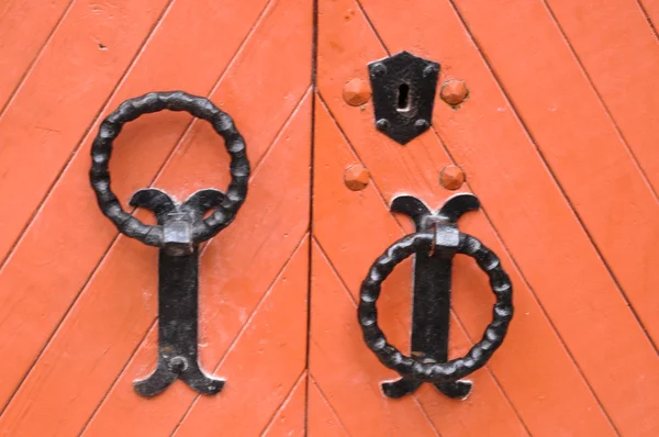 Staré dveřní knoflíky v tallinn, Estonsko — Stock fotografie