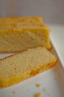 polenta keki