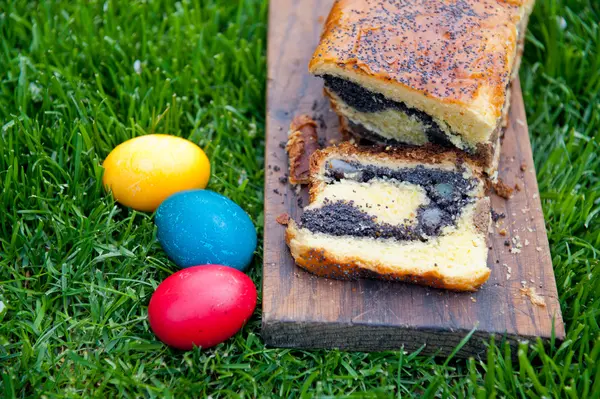 Maanzaad cake voor Pasen — Stockfoto