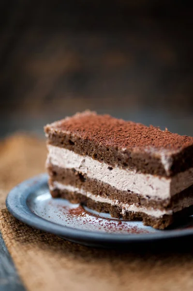 Snijd Van Lekkere Zelfgemaakte Chocoladetaart — Stockfoto