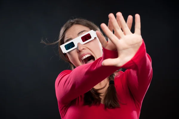 Adolescente assistindo a um filme 3D — Fotografia de Stock