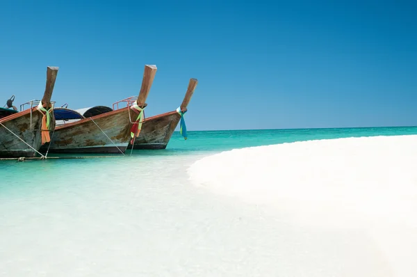 Three longtail boats — Stock Photo, Image